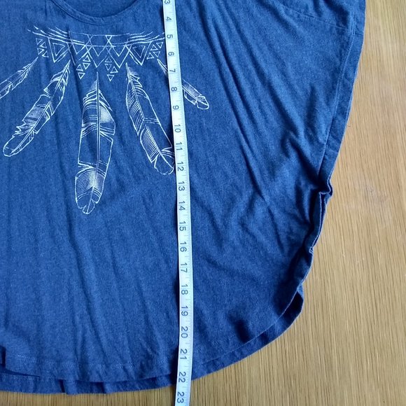 NWT Small Synergy Blue Feather Graphic Circle Top Teal Dreams - Picture 10 of 10